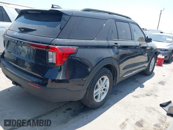 2025 Ford Explorer Active with VIN 1FMUK7DH7SGA99586, listed as a IAAI auction lot 42325672 with 1,960 mi miles and . Bid and sale history available at DreamBid. Image 4.