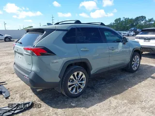 2021 Toyota RAV4 XLE Premium z VIN 2T3C1RFVXMW184382, wystawiony jako IAAI lot #40343908 z przebiegiem 58 594 mil mil oraz . Historia ofert i sprzedaży dostępna na DreamBid. Obrazek 4.