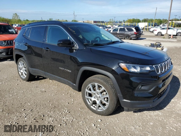 2022 Jeep Compass Latitude Lux with VIN 3C4NJDFB0NT151739, listed as a Copart auction lot 55200065 with 18,782 mi miles and Salvage title. Bid and sale history available at DreamBid. Image 4.