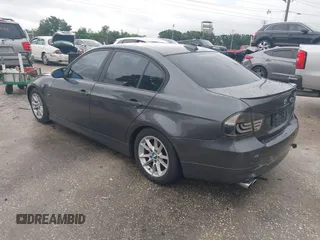 2006 BMW 3 Series 325i z VIN WBAVB13516KR64646, wystawiony jako IAAI lot #42387802 z przebiegiem 197 143 mil mil oraz . Historia ofert i sprzedaży dostępna na DreamBid. Obrazek 3.
