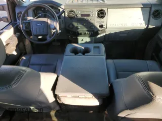 2015 Ford F-250 XL z VIN 1FT7W2A67FED48997, wystawiony jako Copart lot #89247355 z przebiegiem 291 467 mil mil oraz Szkoda całkowita • Salvage title. Historia ofert i sprzedaży dostępna na DreamBid. Obrazek 8.