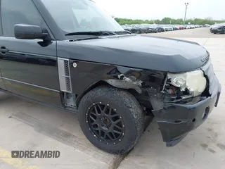2006 Land Rover Range Rover HSE with VIN SALME15486A235049, listed as a IAAI auction lot 41948648 with 211,154 mi miles. Bid and sale history available at carsss.com. Image 6.