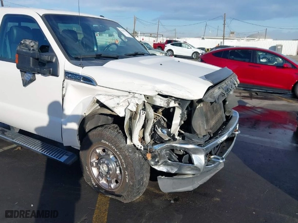 2012 Ford Super Duty F-250 SRW XL with VIN 1FT7W2B60CEB63992, listed as a IAAI auction lot 41189373 with 244,626 mi miles. Bid and sale history available at carsss.com. Image 6.