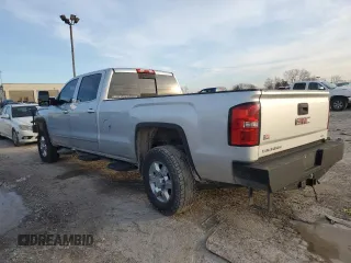 2015 GMC Sierra 3500HD SLT z VIN 1GT423E89FF547639, wystawiony jako Copart lot #86342214 z przebiegiem 185 012 mil mil oraz Szkoda całkowita • Salvage title. Historia ofert i sprzedaży dostępna na DreamBid. Obrazek 2.