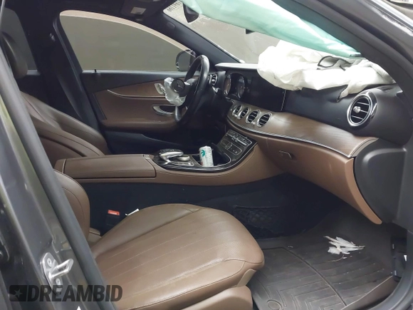 2017 Mercedes-Benz E-Class E 300 Luxury with VIN WDDZF4JB1HA085505, listed as a IAAI auction lot 41691166 with 1 mi miles. Bid and sale history available at carsss.com. Image 5.