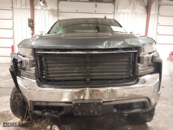 2019 Chevrolet Silverado 1500 LT with VIN 1GCRYDED7KZ300975, listed as a IAAI auction lot 41608865 with 157,912 mi miles. Bid and sale history available at carsss.com. Image 6.