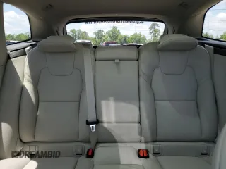 2025 Volvo XC60 Plus z VIN YV4M12RC4S1012704, wystawiony jako Copart lot #54937075 z przebiegiem 4 893 mil mil oraz Szkoda całkowita • Salvage title. Historia ofert i sprzedaży dostępna na DreamBid. Obrazek 10.