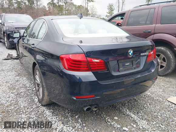 2015 BMW 5 Series 528i z VIN WBA5A5C55FD516330, wystawiony jako IAAI lot #41622021 z przebiegiem 140 455 mil mil oraz . Historia ofert i sprzedaży dostępna na DreamBid. Obrazek 3.