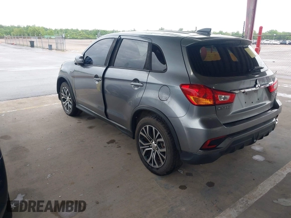 2018 Mitsubishi Outlander ES z VIN JA4AP3AU9JZ025019, wystawiony jako IAAI lot #42235095 z przebiegiem 71 671 mil mil oraz . Historia ofert i sprzedaży dostępna na DreamBid. Obrazek 3.