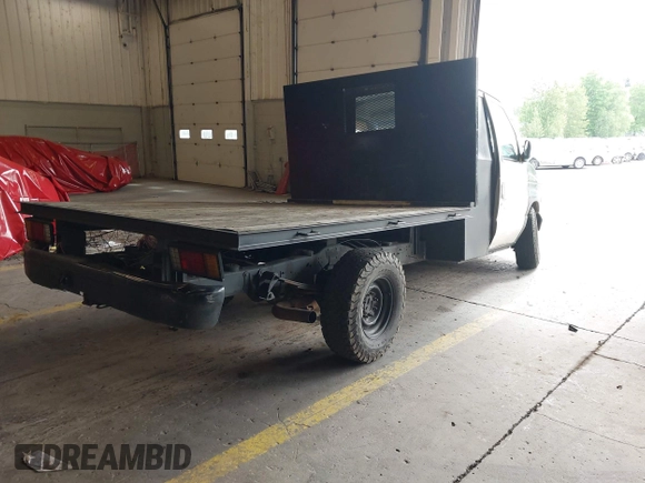 2003 Ford Econoline Passenger XL z VIN 1FBSS31L73HA80114, wystawiony jako IAAI lot #42258946 z przebiegiem 55 702 mil mil oraz . Historia ofert i sprzedaży dostępna na DreamBid. Obrazek 4.