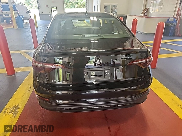 2024 Volkswagen Jetta S z VIN 3VW5M7BU5RM054887, wystawiony jako IAAI lot #42852694 z przebiegiem 25 677 mil mil oraz . Historia ofert i sprzedaży dostępna na DreamBid. Obrazek 20.
