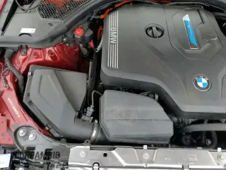 2021 BMW 3 Series 330e xDrive z VIN 3MW5P9J06M8B90884, wystawiony jako Copart lot #50043555 z przebiegiem 9 994 mil mil oraz Szkoda całkowita • Salvage title. Historia ofert i sprzedaży dostępna na DreamBid. Obrazek 15.