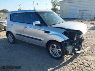 2011 Kia Soul + with VIN KNDJT2A29B7315767, listed as a IAAI auction lot 41478968 with 128,640 mi miles. Bid and sale history available at carsss.com. Image 1.
