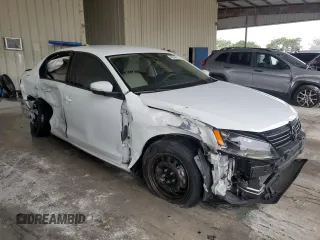 2014 Volkswagen Jetta Sedan SE w/Connectivity with VIN 3VWD07AJ2EM267322, listed as a Copart auction lot 88842615 with 116,141 mi miles and Salvage Title. Bid and sale history available at carsss.com. Image 4.