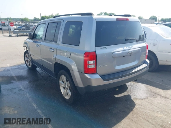 2016 Jeep Patriot Latitude with VIN 1C4NJRFB2GD714425, listed as a IAAI auction lot 42258753 with 119,655 mi miles and . Bid and sale history available at DreamBid. Image 3.