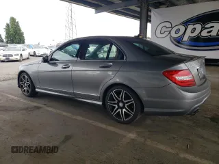 2014 Mercedes-Benz C 250 Sport z VIN WDDGF4HB8EG217004, wystawiony jako Copart lot #58807465 z przebiegiem 81 687 mil mil oraz Szkoda całkowita • Salvage title. Historia ofert i sprzedaży dostępna na DreamBid. Obrazek 2.