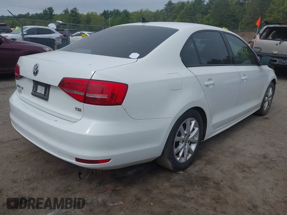 2015 Volkswagen Jetta SE with VIN 3VWD17AJXFM332383, listed as a IAAI auction lot 42237296 with 119,393 mi miles and . Bid and sale history available at DreamBid. Image 4.