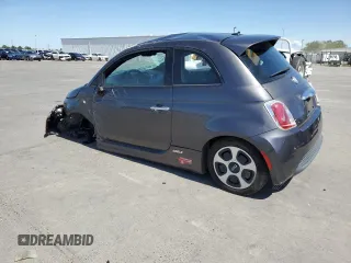 2015 FIAT 500e z VIN 3C3CFFGE4FT503658, wystawiony jako Copart lot #51550215 z przebiegiem 79 727 mil mil oraz Czysty tytuł • Clean title. Historia ofert i sprzedaży dostępna na DreamBid. Obrazek 2.