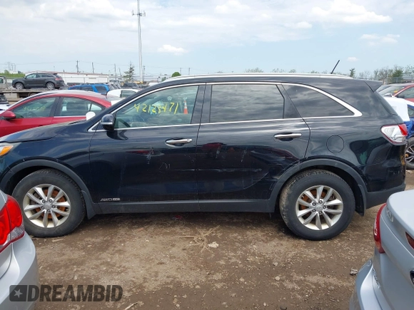 2016 Kia Sorento LX with VIN 5XYPGDA5XGG168325, listed as a IAAI auction lot 42123471 with 267,254 mi miles. Bid and sale history available at carsss.com. Image 14.
