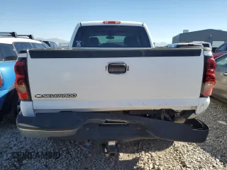 2006 Chevrolet Silverado 1500HD LT2 z VIN 1GCGK13U56F101831, wystawiony jako Copart lot #73425214 z przebiegiem 150 652 mil mil oraz Szkoda całkowita • Salvage title. Historia ofert i sprzedaży dostępna na DreamBid. Obrazek 6.