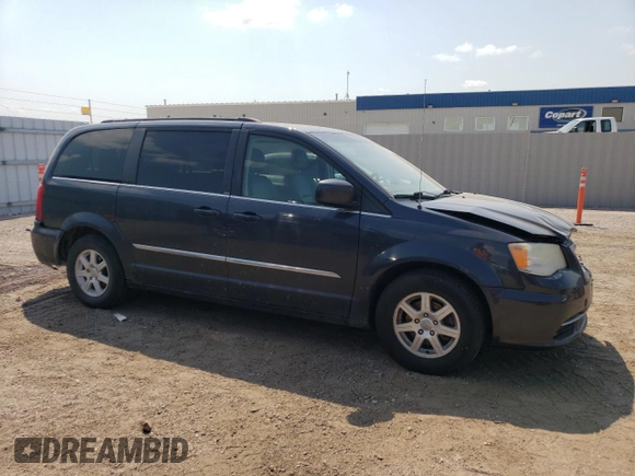 2013 Chrysler Town & Country Touring with VIN 2C4RC1BG4DR656552, listed as a Copart auction lot 64769954 with 223,286 mi miles and Clean Title. Bid and sale history available at DreamBid. Image 4.