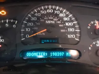 2004 Chevrolet Tahoe LT with VIN 1GNEK13T14J271832, listed as a IAAI auction lot 41109626 with 198,397 mi miles. Bid and sale history available at carsss.com. Image 7.