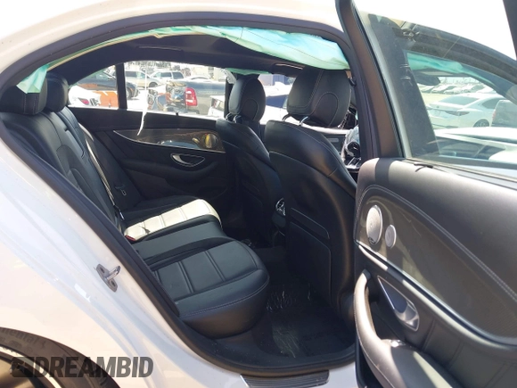 2019 Mercedes-Benz E 53 AMG with VIN WDDZF6BBXKA493065, listed as a IAAI auction lot 42519867 with 53,105 mi miles and . Bid and sale history available at DreamBid. Image 8.