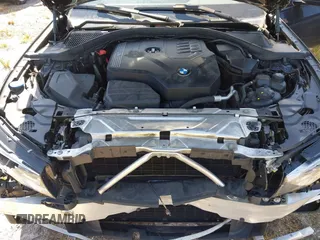 2019 BMW 3 Series 330i xDrive with VIN WBA5R7C51KFH25487, listed as a IAAI auction lot 40605403 with 1 mi miles. Bid and sale history available at carsss.com. Image 10.