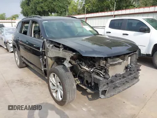 2022 Volkswagen Atlas SE with VIN 1V2WR2CA3NC513697, listed as a IAAI auction lot 42235866 with 49,764 mi miles and . Bid and sale history available at DreamBid. Image 1.