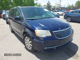 2014 Chrysler Town & Country Touring z VIN 2C4RC1BG5ER440551, wystawiony jako IAAI lot #42265340 z przebiegiem 167 068 mil mil oraz . Historia ofert i sprzedaży dostępna na DreamBid. Obrazek 1.