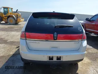 2010 Lincoln MKX with VIN 2LMDJ6JC7ABJ13051, listed as a IAAI auction lot 41888270 with 153,132 mi miles. Bid and sale history available at carsss.com. Image 16.