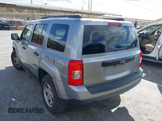 2015 Jeep Patriot Sport with VIN 1C4NJPBB7FD402500, listed as a IAAI auction lot 41912943 with 116,318 mi miles. Bid and sale history available at carsss.com. Image 3.
