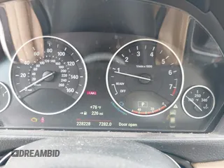 2015 BMW 3 Series 328i xDrive с VIN WBA3B5G55FNS17395, выставлен на аукционе IAAI как лот 42511002 с пробегом 228 228 миль миль и . История ставок и продаж доступна на DreamBid. Изображение 7.