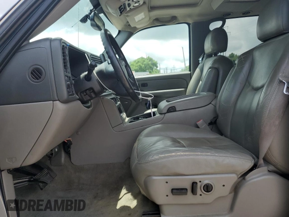 2006 Chevrolet Suburban Z71 with VIN 1GNFK16Z16J171303, listed as a Copart auction lot 61349645 with 158,488 mi miles and Salvage title. Bid and sale history available at DreamBid. Image 7.