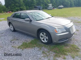 2014 Chrysler 300 z VIN 2C3CCAAG5EH340564, wystawiony jako IAAI lot #42194166 z przebiegiem 79 042 mil mil oraz . Historia ofert i sprzedaży dostępna na DreamBid. Obrazek 1.