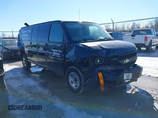 2017 Chevrolet Express Cargo Van with VIN 1GCWGBFF9H1112640, listed as a IAAI auction lot 41401549 with 157,773 mi miles. Bid and sale history available at carsss.com. Image 1.