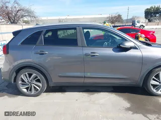 2017 Kia Niro Touring with VIN KNDCE3LC0H5051499, listed as a IAAI auction lot 41550176 with 82,592 mi miles. Bid and sale history available at carsss.com. Image 14.
