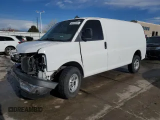 2020 GMC Savana Cargo z VIN 1GTW7AFGXL1264289, wystawiony jako Copart lot #46355335 z przebiegiem 112 214 mil mil oraz Szkody całkowita. Historia ofert i sprzedaży dostępna na DreamBid. Obrazek 1.