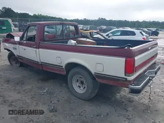 1990 Ford F-150 S с VIN 1FTDF15Y7LNA48686, выставлен на аукционе IAAI как лот 42365955 с пробегом 20 540 миль миль и . История ставок и продаж доступна на DreamBid. Изображение 3.