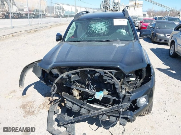 2017 Toyota Tacoma SR5 with VIN 3TMCZ5AN5HM110187, listed as a IAAI auction lot 41695501 with NaN miles. Bid and sale history available at carsss.com. Image 13.