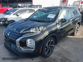 2022 Mitsubishi Outlander ES with VIN JA4J3TA8XNZ075643, listed as a IAAI auction lot 41085410 with 32,538 mi miles. Bid and sale history available at carsss.com. Image 2.