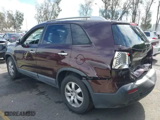 2011 Kia Sorento LX with VIN 5XYKT4A29BG152301, listed as a IAAI auction lot 41472312 with 249,783 mi miles. Bid and sale history available at carsss.com. Image 3.
