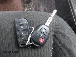 2018 Toyota RAV4 LE z VIN JTMBFREV6JJ236518, wystawiony jako IAAI lot #41977497 z przebiegiem 55 816 mil mil oraz . Historia ofert i sprzedaży dostępna na DreamBid. Obrazek 11.