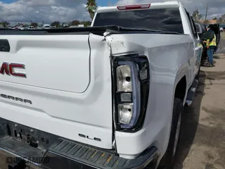 2022 GMC Sierra 1500 SLE with VIN 1GTR8BEK5NZ135368, listed as a IAAI auction lot 41544688 with 113,322 mi miles. Bid and sale history available at carsss.com. Image 6.