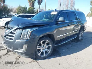 2019 Cadillac Escalade ESV Luxury z VIN 1GYS4HKJ0KR217932, wystawiony jako IAAI lot #41446166 z przebiegiem 86 404 mil mil oraz . Historia ofert i sprzedaży dostępna na DreamBid. Obrazek 2.
