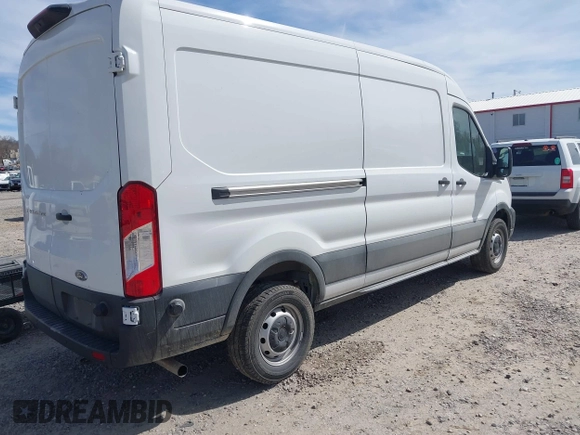 2024 Ford Transit Cargo with VIN 1FTBR1C8XRKA46961, listed as a IAAI auction lot 41823255 with 4,292 mi miles and . Bid and sale history available at DreamBid. Image 4.