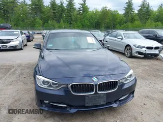 2013 BMW 3 Series 335i xDrive z VIN WBA3B9C55DJ465826, wystawiony jako IAAI lot #42336817 z przebiegiem 81 344 mil mil oraz . Historia ofert i sprzedaży dostępna na DreamBid. Obrazek 6.