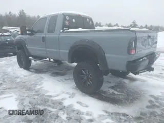 2006 Ford F-250 XL z VIN 1FTSX21526EB97324, wystawiony jako IAAI lot #41541311 z przebiegiem 73 721 mil mil oraz . Historia ofert i sprzedaży dostępna na DreamBid. Obrazek 3.
