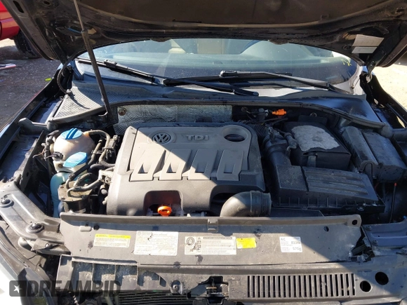 2014 Volkswagen Passat SE с VIN 1VWBN7A37EC002696, выставлен на аукционе IAAI как лот 42308028 с пробегом 165 111 миль миль и . История ставок и продаж доступна на DreamBid. Изображение 10.