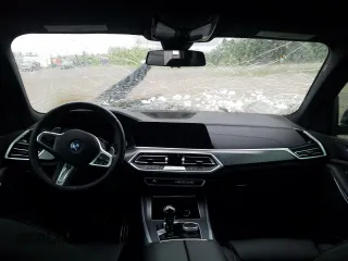 2023 BMW X5 xDrive45e z VIN 5UXTA6C05P9P88254, wystawiony jako Copart lot #56622044 z przebiegiem Nie podano mil oraz Nie do naprawy • Non repairable. Historia ofert i sprzedaży dostępna na DreamBid. Obrazek 8.